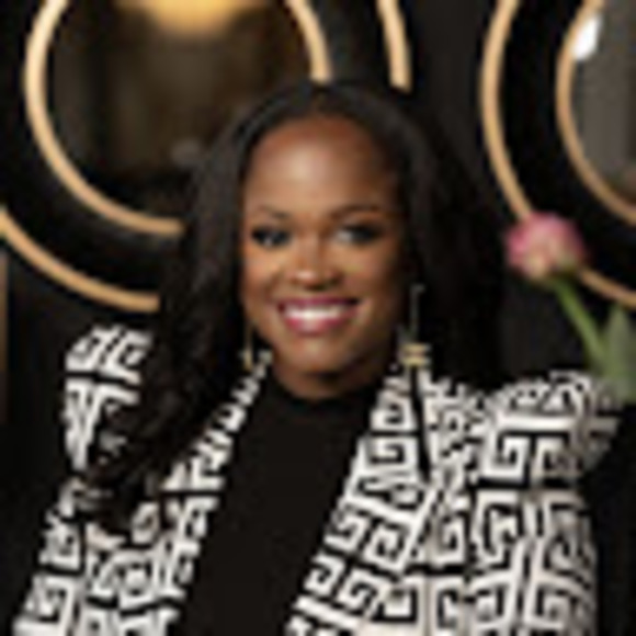 Meet your Posher, Khia - Picture 1 of 1